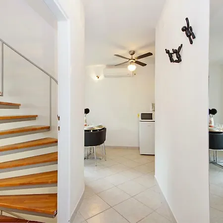 Zal Apartment Betina (Sibenik-Knin)